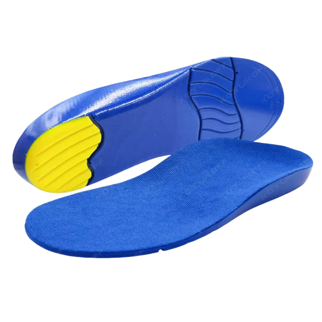 Visão do par de palmilhas ortopédicas X infantis 3d azuis , vista tridimensional, para péas chatos, planos, pisada pronada, exibindo o relevo da base de suporte, o amortecedor amarelo e o acabamento superior Universo Vigor Saúde