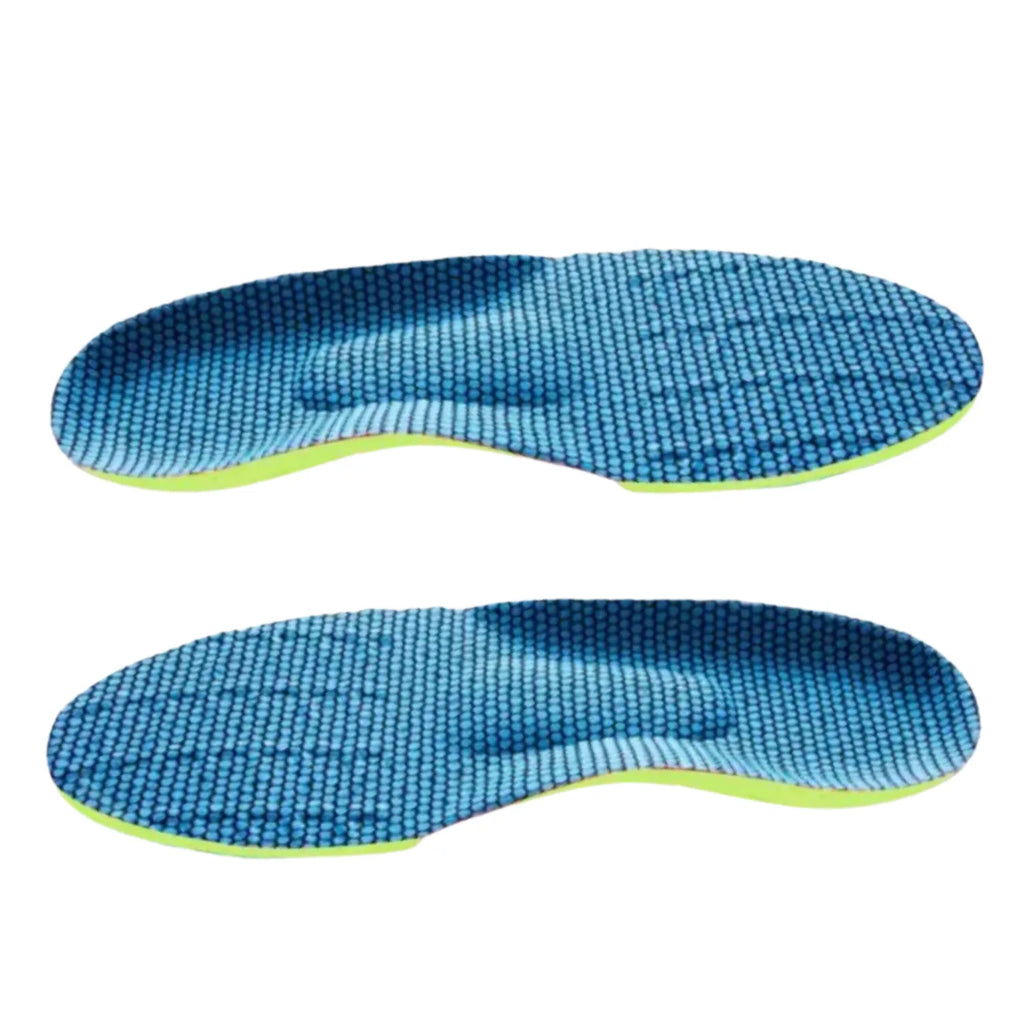Visão em perspectiva superior de um par de palmilhas esportivas na cor verde-limão, evidenciando o tecido texturizado azul em padrão colmeia, a elevação ergonômica para o metatarso e o suporte anatômico de arco sobre fundo branco