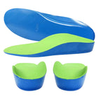 Composição de três ângulos técnicos explicando o suporte lateral e o alinhamento do pé, da palmilha infantil ortopédica XO 3D para pés chatos, planos, pisada pronada