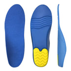 Três visões técnicas da palmilha ortopédica X infantil 3d azul, para pés chatos, planos, pisada pronada, exibindo a face superior de veludo, a base com amortecedor amarelo e o perfil lateral ergonômico Universo Vigor Saúde